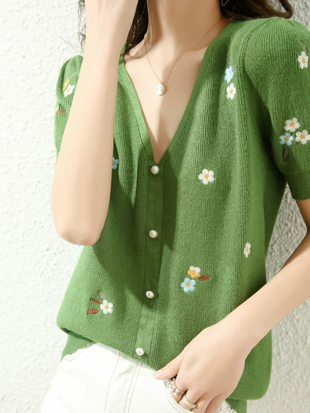 Embroidered Flower Knitted V-neck T-shirt - Green