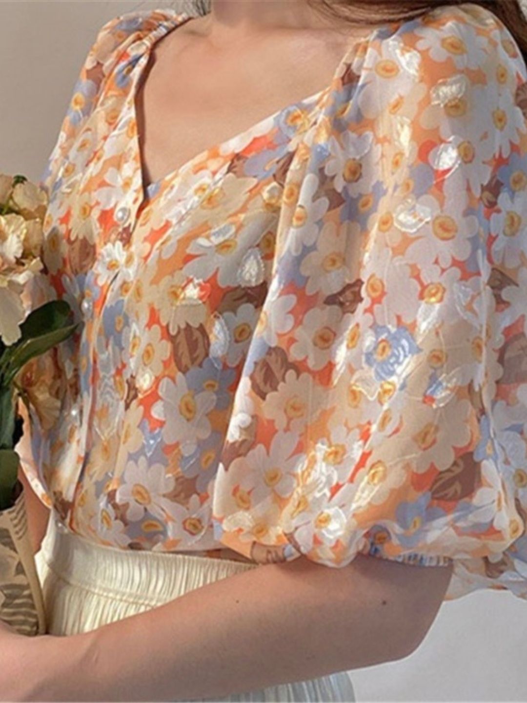 V-neck Puff Sleeve Short Sleeves