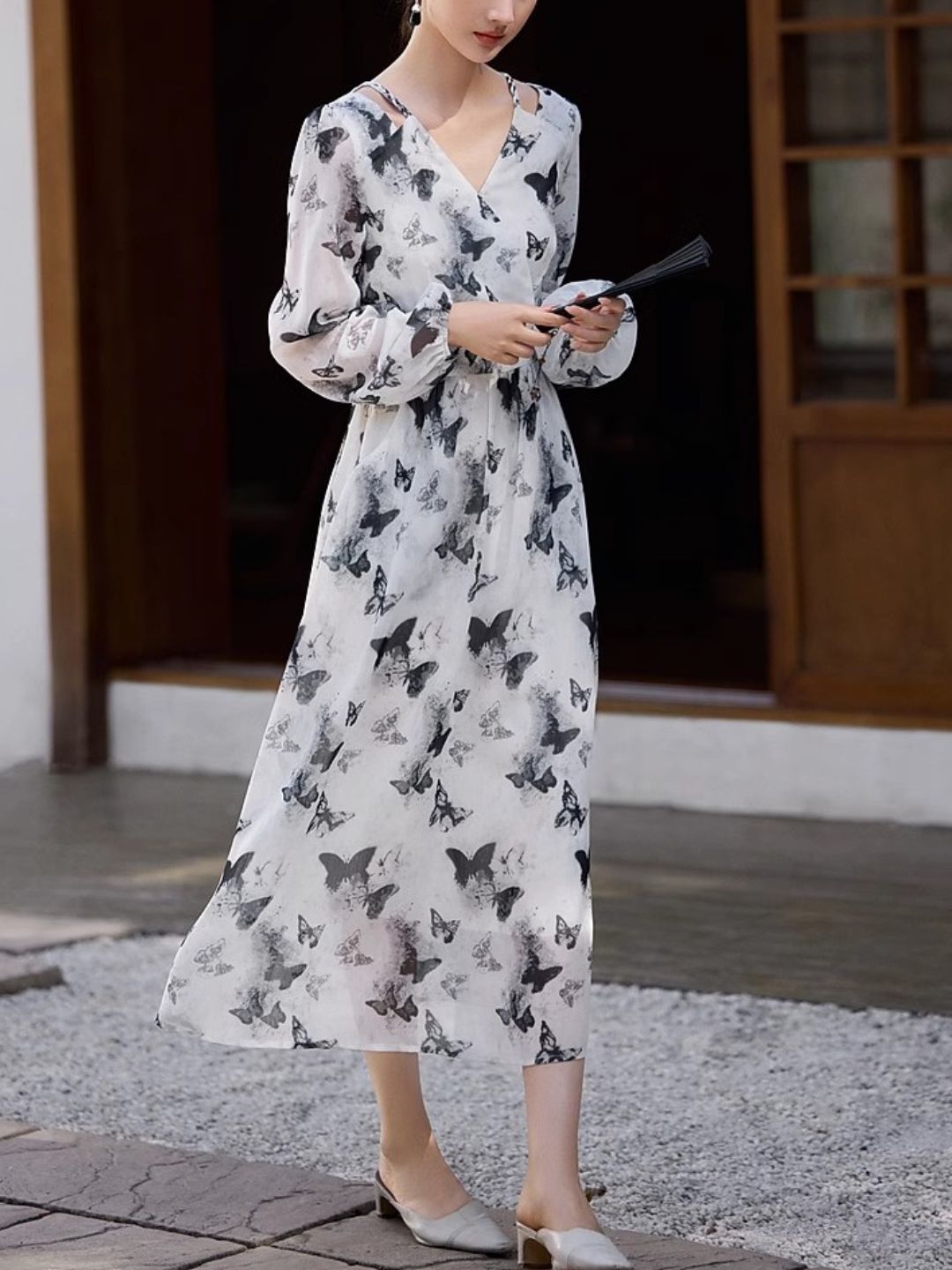 Elegant Butterfly Print V-Neck Dress