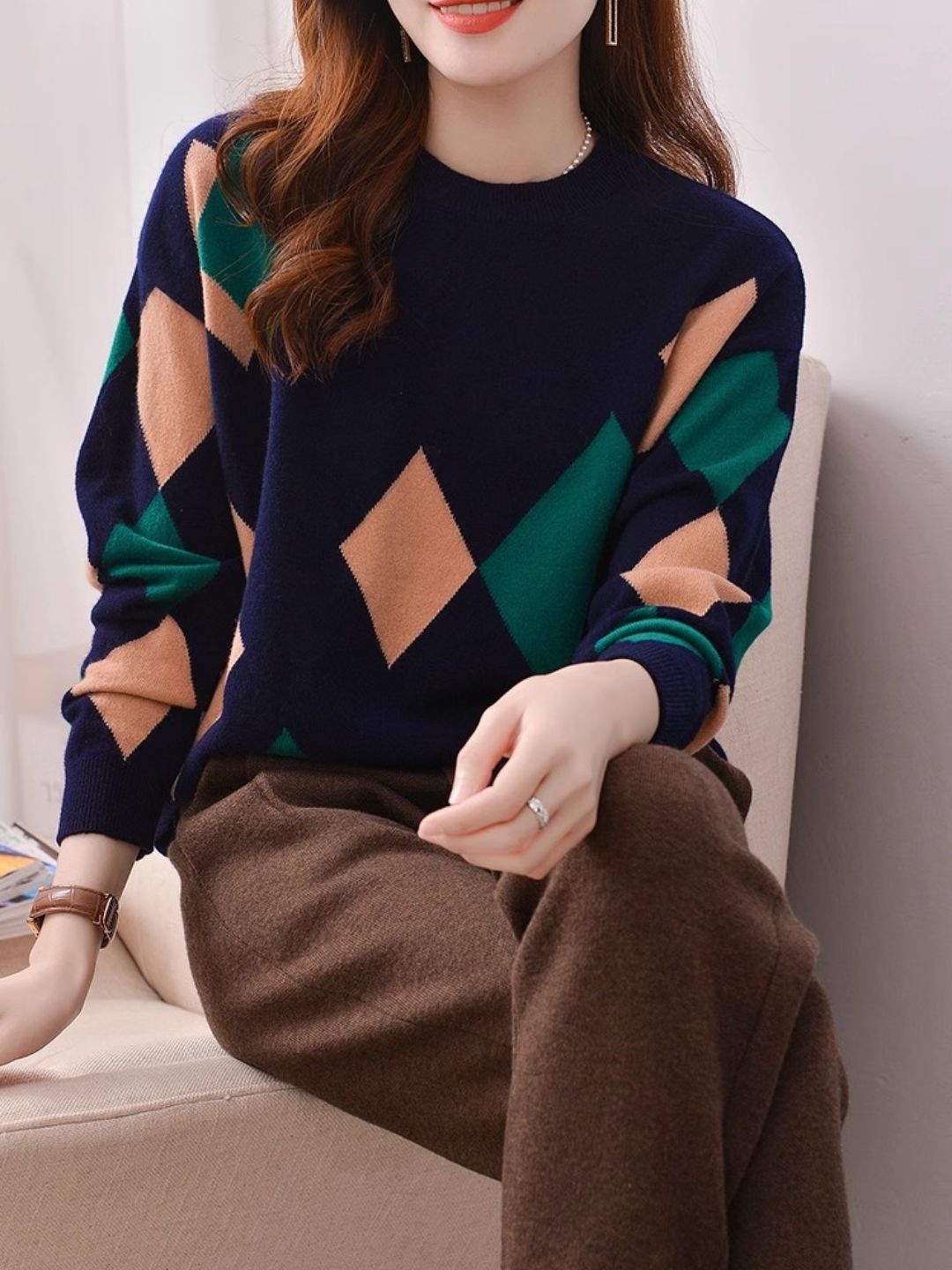 Diamond Pattern Crew Neck Sweater