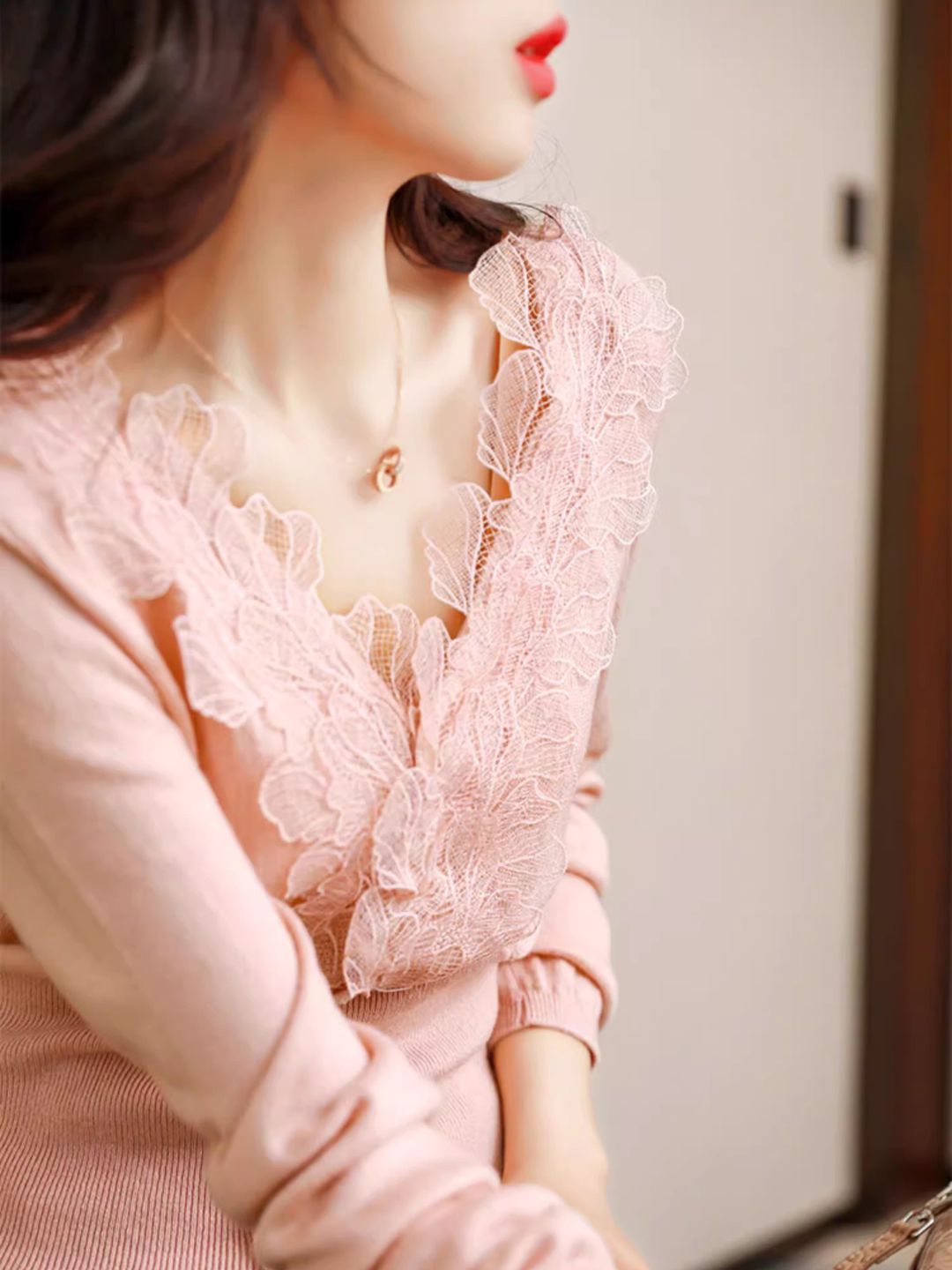 Elegant V-neck Lace Knitted Cardigan - Pink
