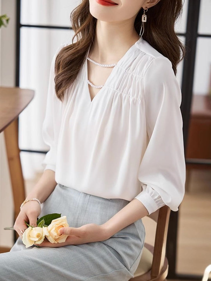 Versatile Pearl Chain Chic Top - Black