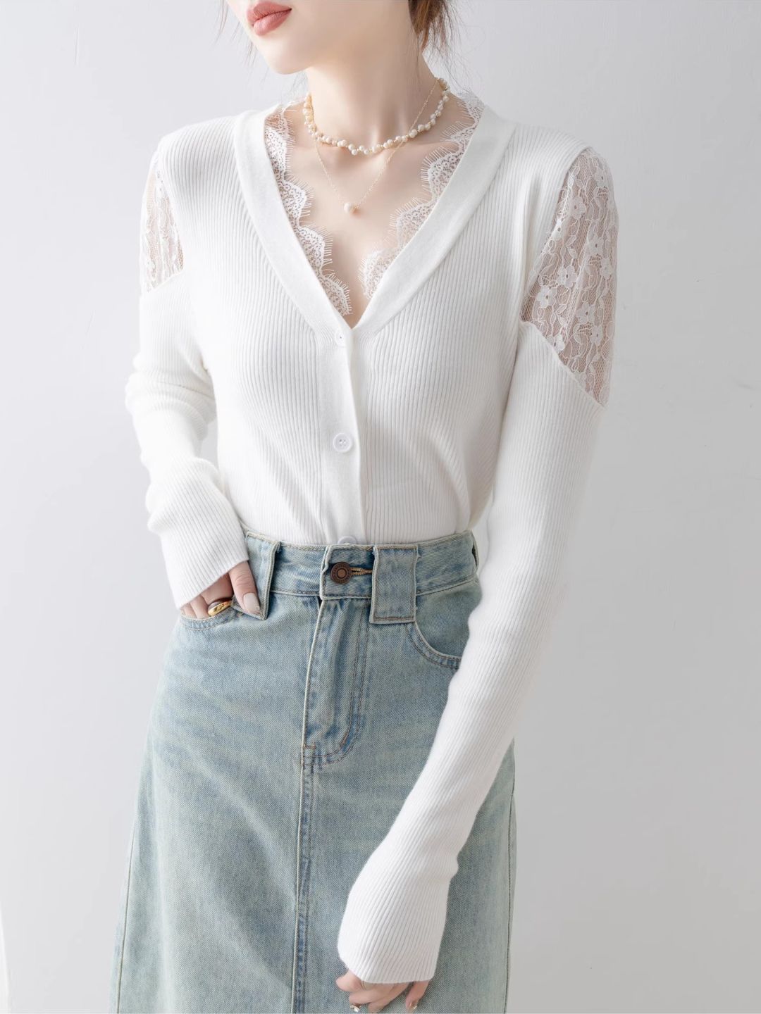 Slim Off-shoulder Lace Knitted Top