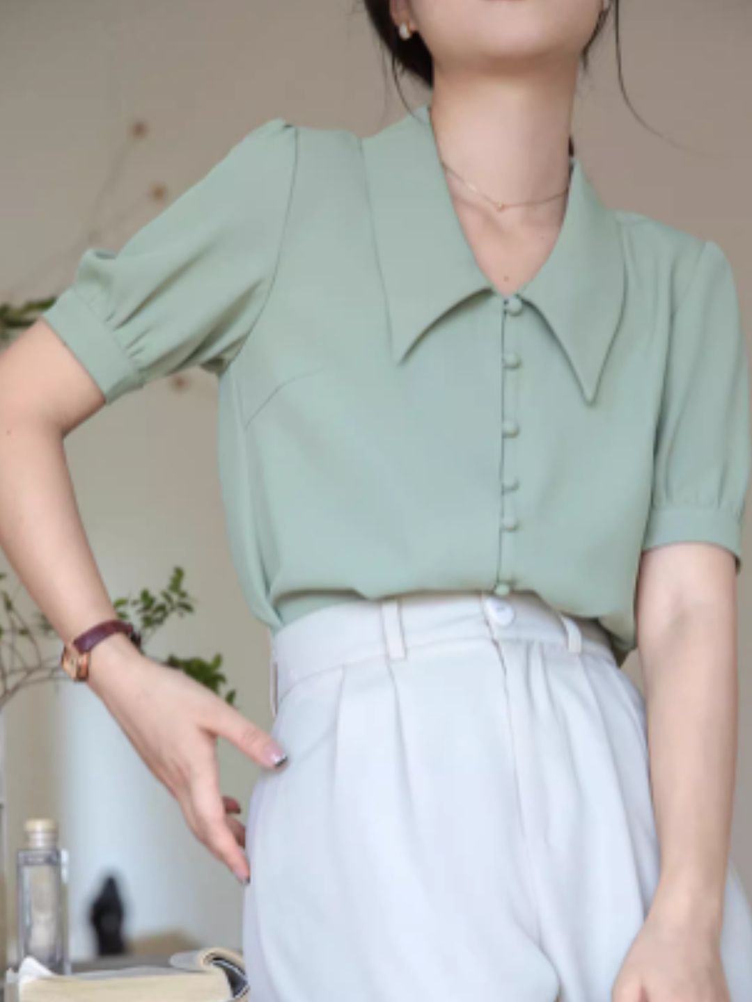 V-neck Puff Sleeve Top