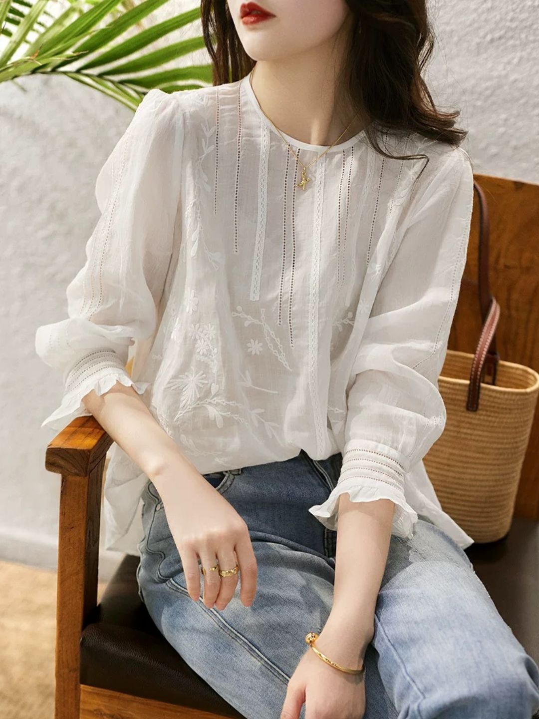 Classic Embroidered Round Neck Puff Sleeve Top