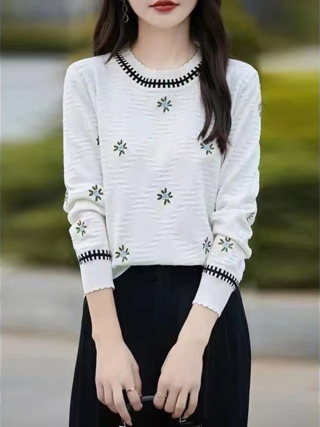 Crew Neck Floral Embroidered Sweater
