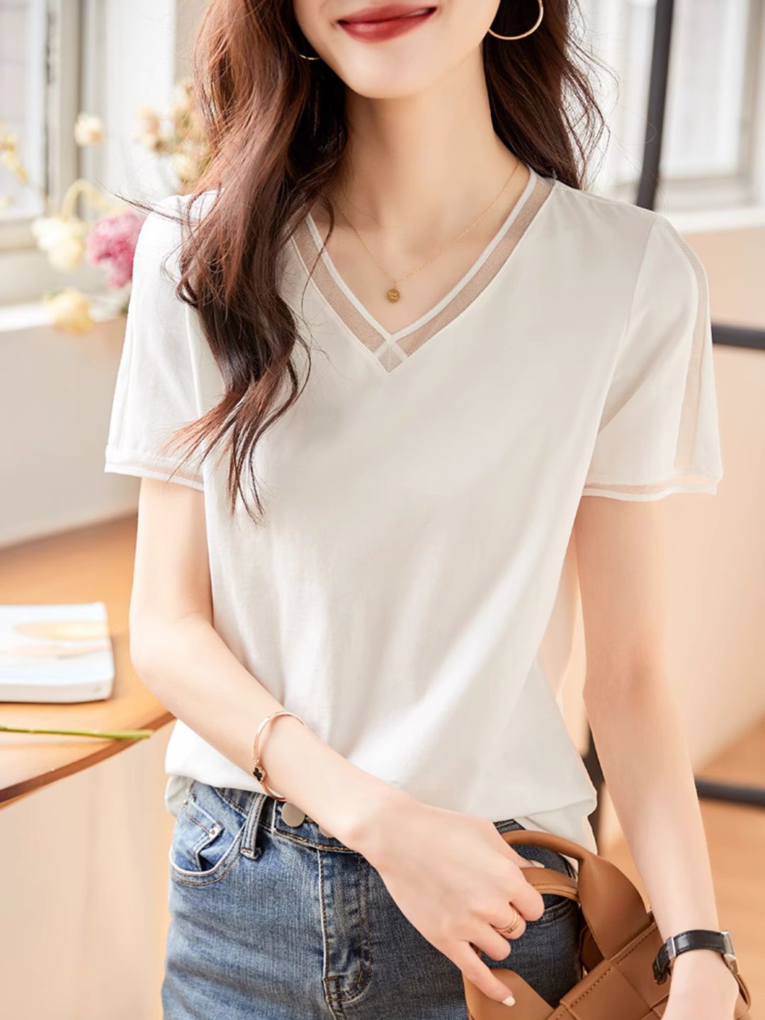 All-match V-neck White Short-sleeved