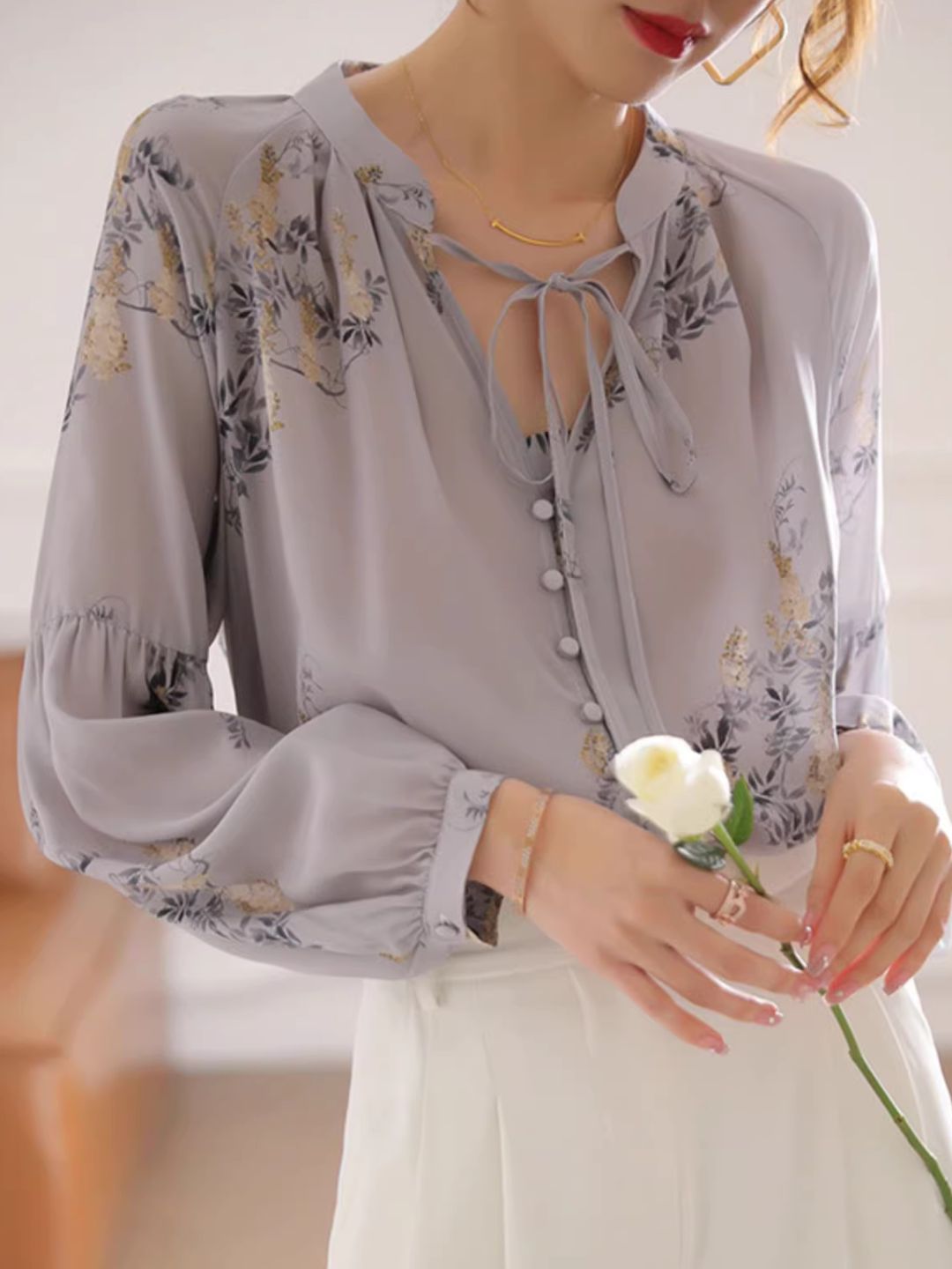 Loose-Fitting Lantern Shirt