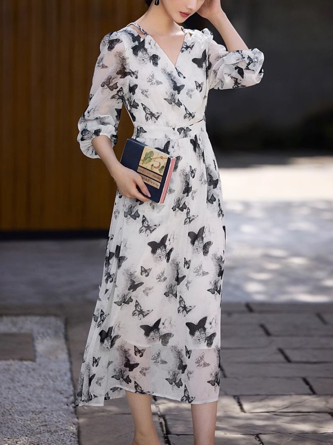Elegant Butterfly Print V-Neck Dress