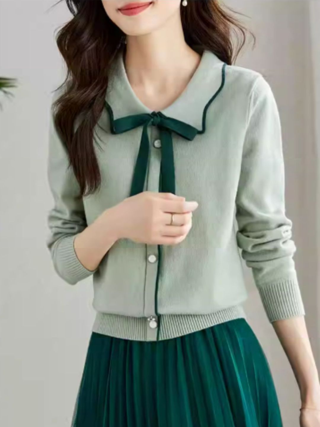 Doll Collar Contrast Bow Sweater