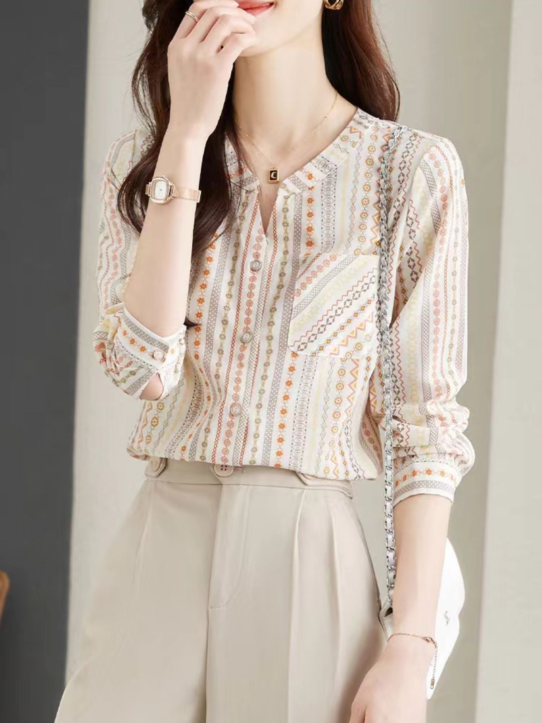 V-neck Print Chiffon Top