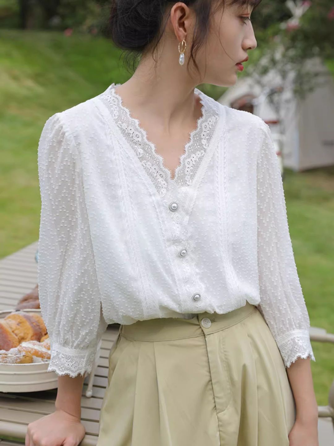V-neck Chic Lace Chiffon Shirt
