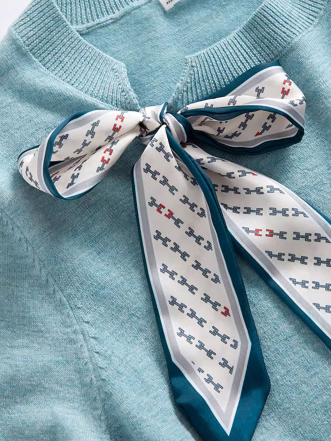 Retro Crew Neck Bow Knitted Top - Blue