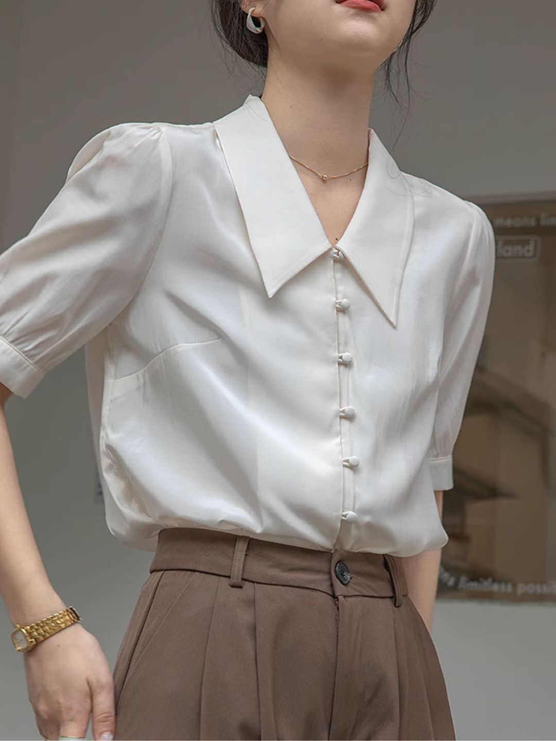 V-neck Puff Sleeve Top