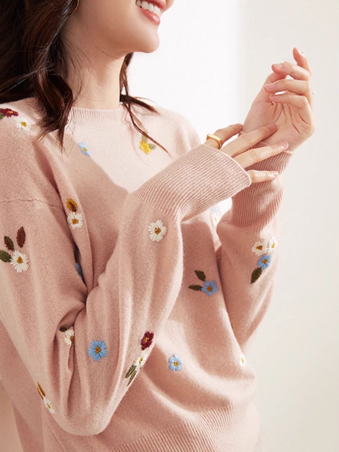 Classic Crew Neck Embroidered Sweater - Pink