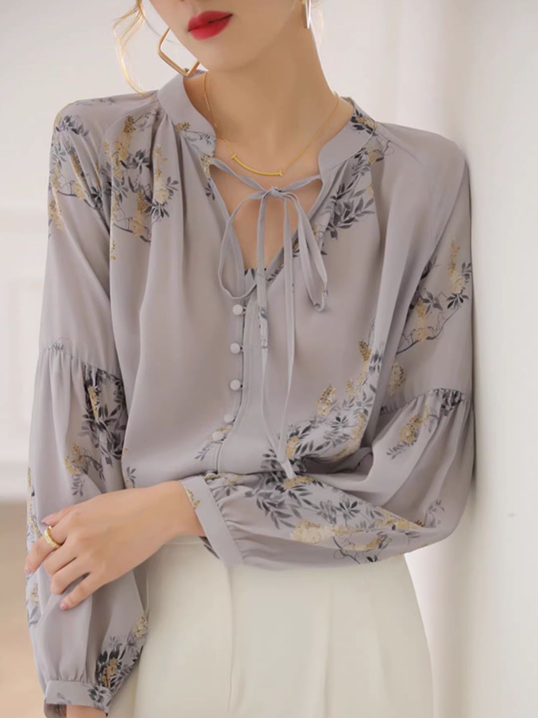 Loose-Fitting Lantern Shirt