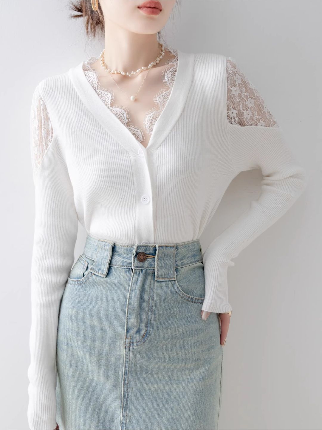 Slim Off-shoulder Lace Knitted Top