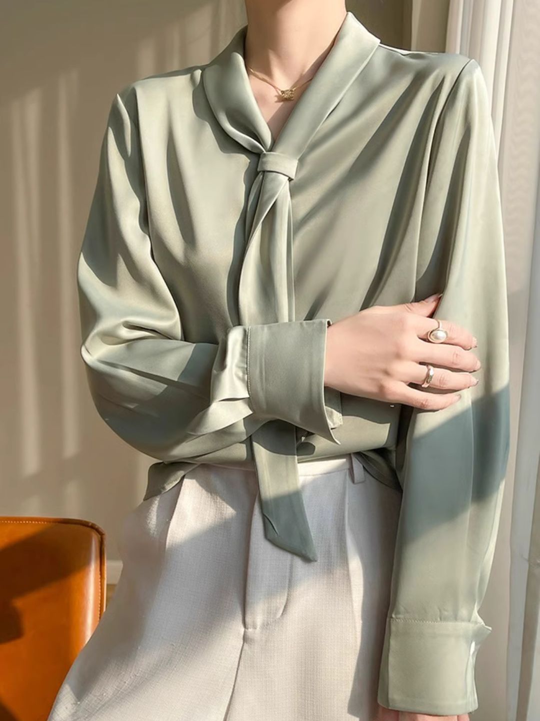 Elegant Long-Sleeved Shirt With Flowing Collar