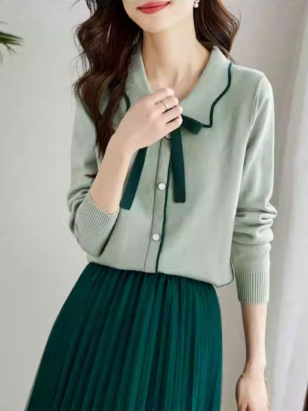 Doll Collar Contrast Bow Sweater