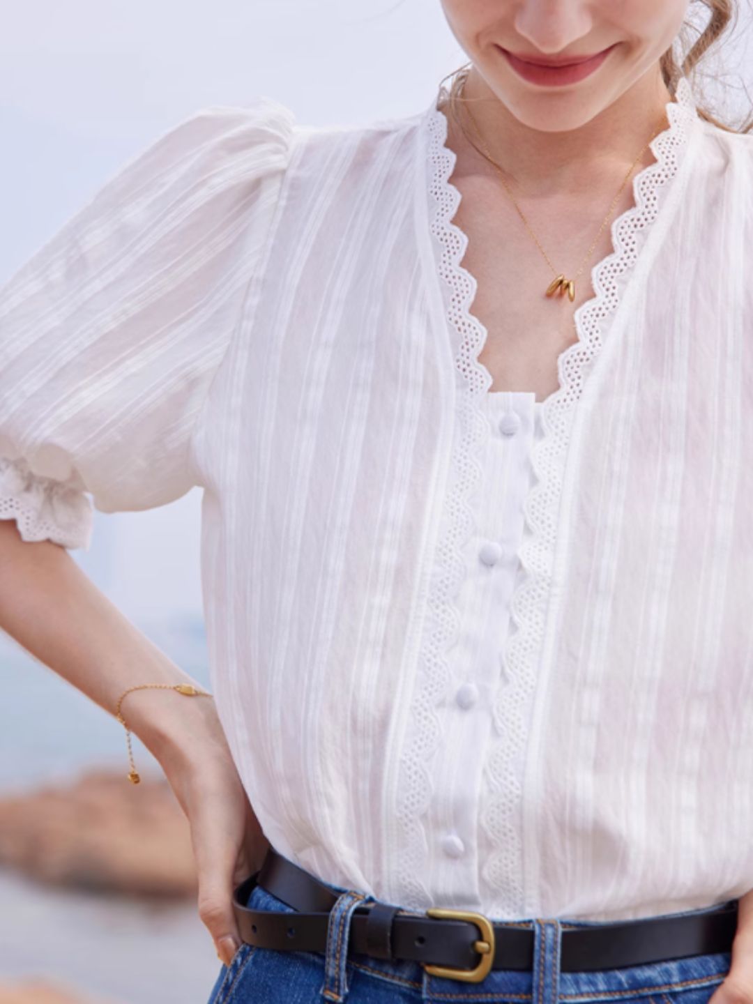 Lace V-neck Short-sleeved Shirt-Black