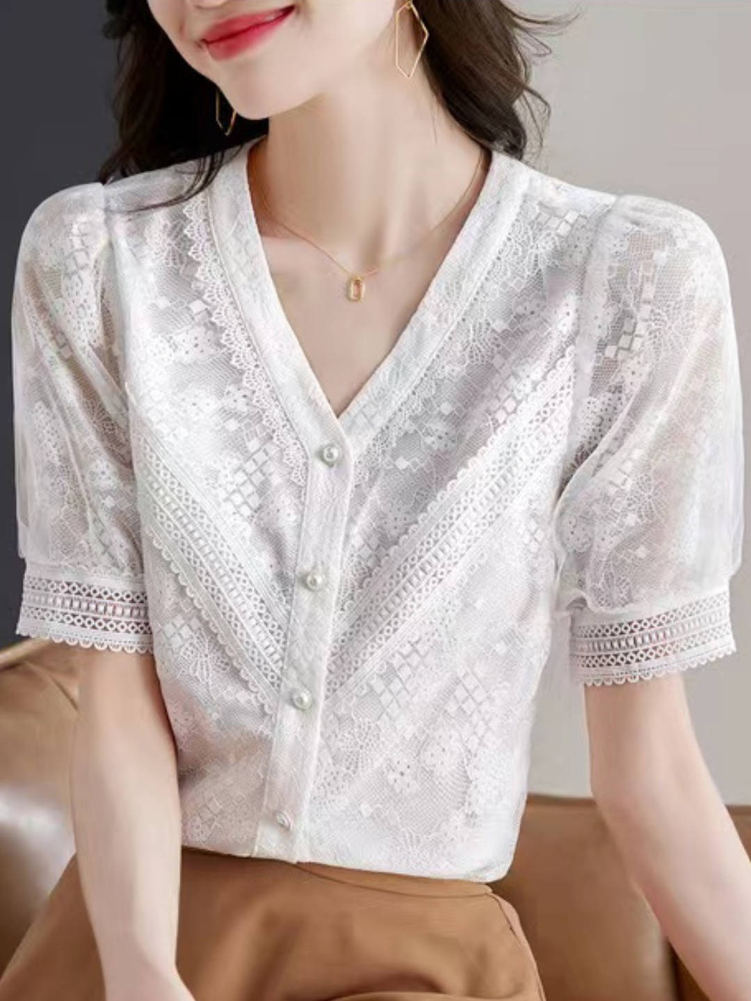 V-neck Short-sleeved Llace Chiffon Shirt
