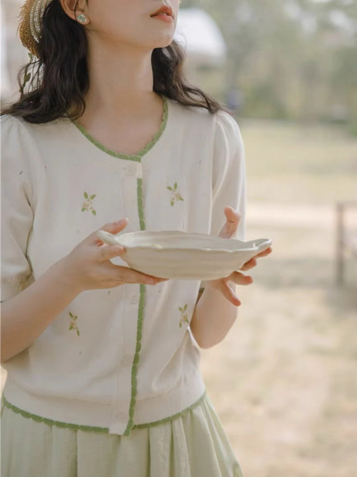 Contrast Color Crew Neck Embroidered Shirt